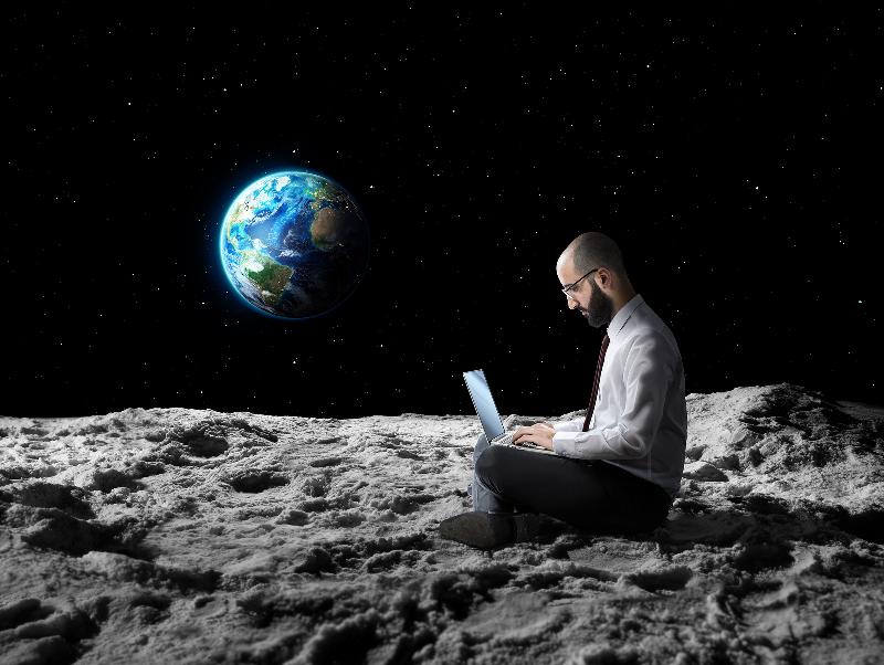 Jak zarabiać pieniądze online pracą przez internet?